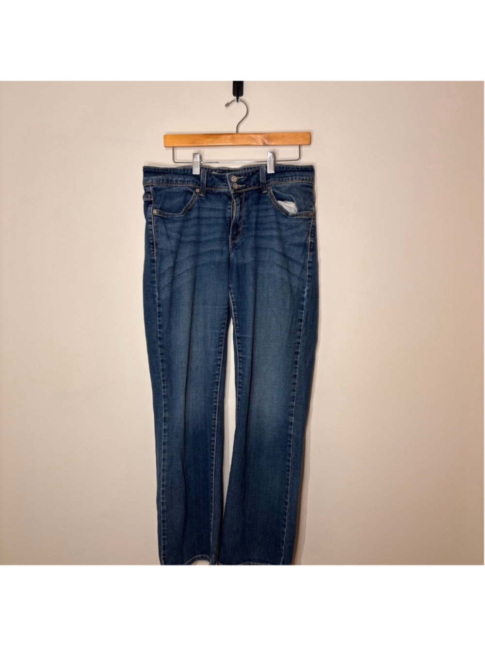 Levis 529 Womens 32” 14M Curvy Bootcut Denim Jeans Medium Wash Mid Rise Stretch